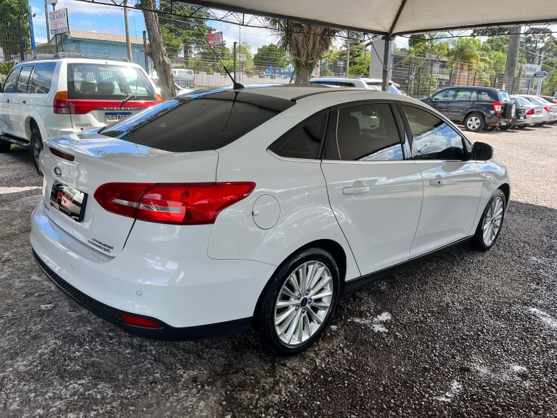 FOCUS 2.0 TITANIUM FASTBACK 16V FLEX 4P AUTOMÁTICO - 2016 - CAXIAS DO SUL