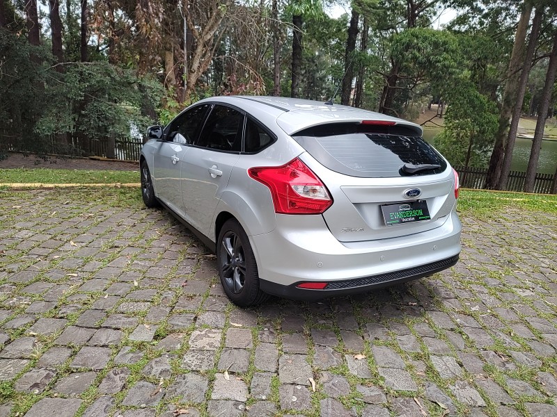 FOCUS 1.6 SE 16V FLEX 4P AUTOMÁTICO - 2015 - CAXIAS DO SUL