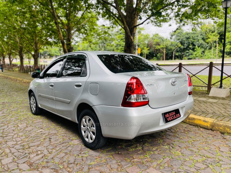 ETIOS 1.5 XS SEDAN 16V FLEX 4P MANUAL - 2013 - NOVO HAMBURGO