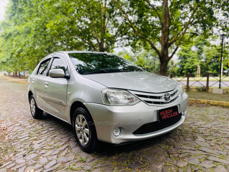 ETIOS 1.5 XS SEDAN 16V FLEX 4P MANUAL - 2013 - NOVO HAMBURGO