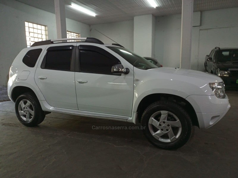 DUSTER 1.6 DYNAMIQUE 4X2 16V FLEX 4P MANUAL - 2015 - BENTO GONçALVES