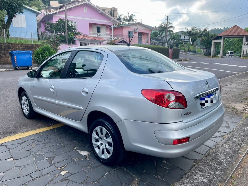 207 1.4 SEDAN ACTIVE 8V FLEX 4P MANUAL - 2014 - CARLOS BARBOSA