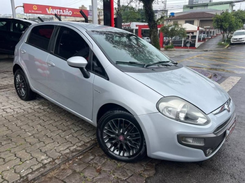 punto 1.6 essence 16v flex 4p automatizado 2013 caxias do sul