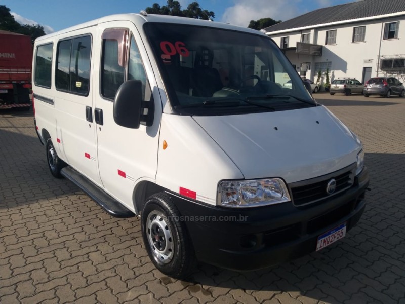 DUCATO 2.8 MULTI TETO BAIXO 8V TURBO DIESEL 3P MANUAL - 2006 - CAXIAS DO SUL