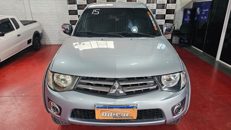 L200 TRITON 2.4 HLS 4X2 CD 16V FLEX 4P MANUAL - 2015 - CAXIAS DO SUL