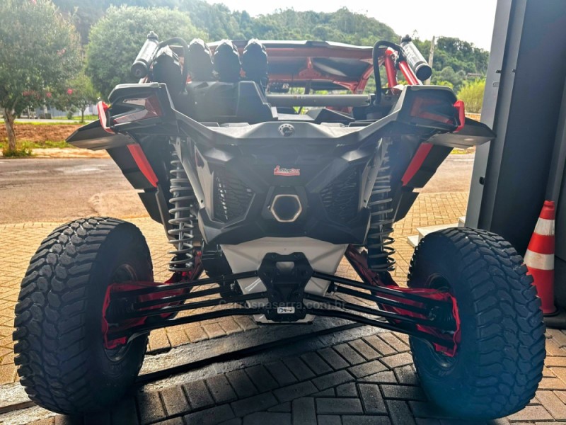 MAVERICK XRS 1000 - 2022 - TRêS COROAS