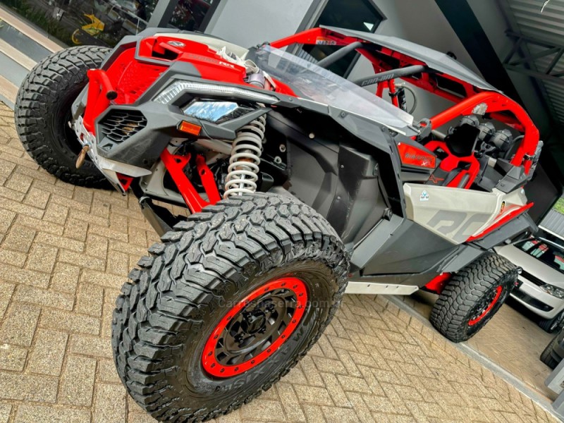 MAVERICK XRS 1000 - 2022 - TRêS COROAS