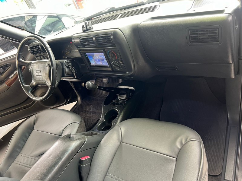 BLAZER 4.3 SFI DLX EXECUTIVE 4X2 V6 12V GASOLINA 4P MANUAL - 2000 - CAXIAS DO SUL