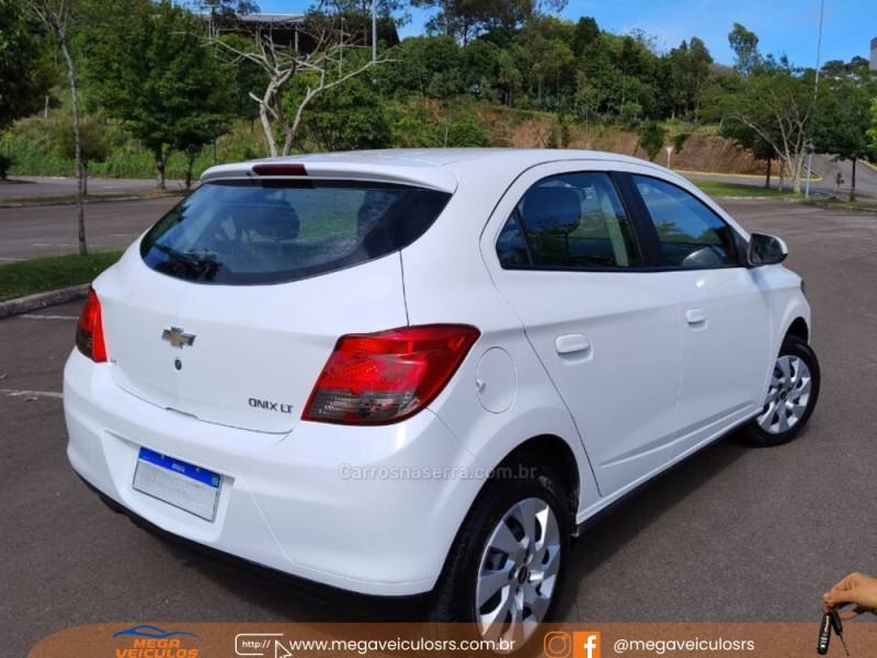 ONIX 1.4 MPFI LT 8V FLEX 4P MANUAL - 2015 - BENTO GONçALVES