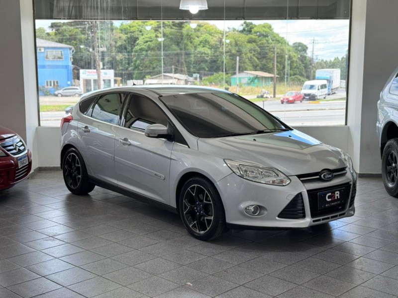 focus 2.0 titanium hatch 16v flex 4p automatico 2015 caxias do sul