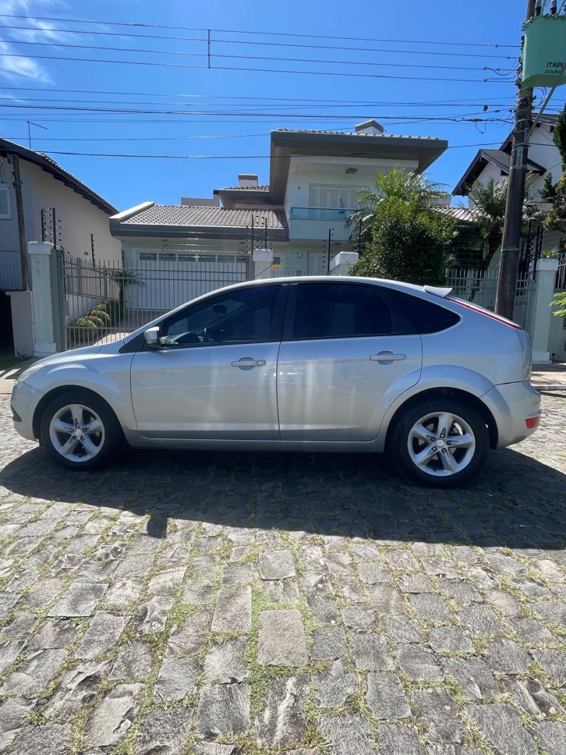 FOCUS 1.6 GLX 8V FLEX 4P MANUAL - 2011 - FARROUPILHA