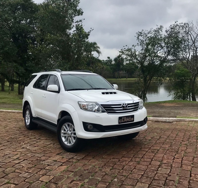 HILUX SW4 3.0 SRV 4X4 16V TURBO INTERCOOLER DIESEL 4P AUTOMÁTICO - 2015 - LAJEADO