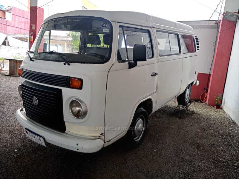 KOMBI 1.4 MI STD LOTAÇÃO 8V FLEX 3P MANUAL - 2006 - CAXIAS DO SUL