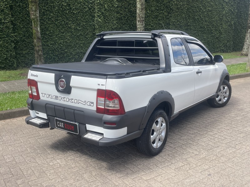 STRADA 1.6 MPI TREKKING CD 16V FLEX 2P MANUAL - 2013 - CAXIAS DO SUL