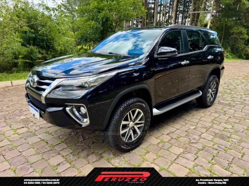 HILUX SW4 2.8 SRX 4X4 7 LUGARES 16V TURBO INTERCOOLER DIESEL 4P AUTOMÁTICO