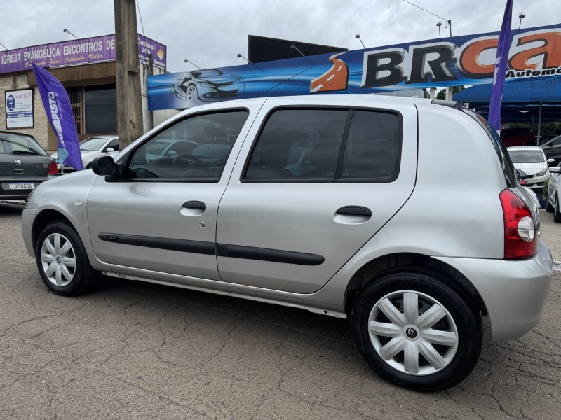 CLIO 1.0 CAMPUS 16V FLEX 4P MANUAL - 2010 - DOIS IRMãOS