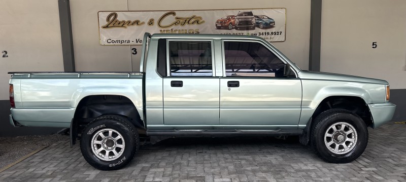 L200 2.5 GLS 4X4 CD 8V DIESEL 4P MANUAL  - 2002 - CAXIAS DO SUL