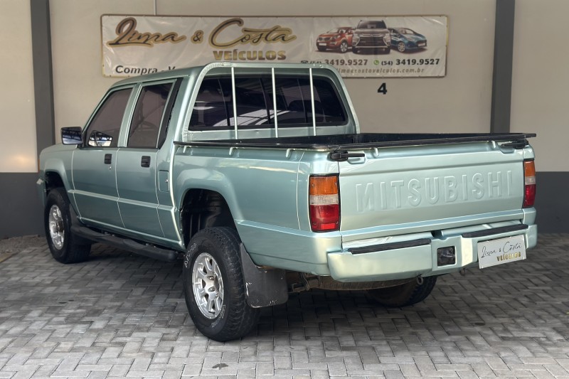 L200 2.5 GLS 4X4 CD 8V DIESEL 4P MANUAL  - 2002 - CAXIAS DO SUL