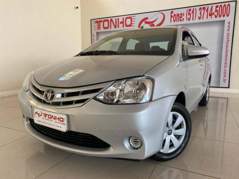 etios 1.5 x sedan 16v flex 4p manual 2016 lajeado