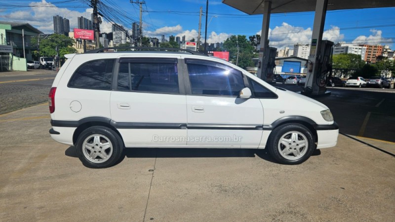 ZAFIRA 2.0 MPFI CD 8V GASOLINA 4P MANUAL - 2002 - CAXIAS DO SUL