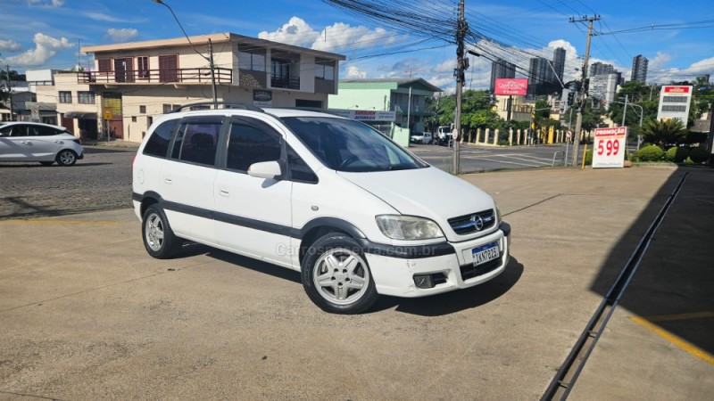 ZAFIRA 2.0 MPFI CD 8V GASOLINA 4P MANUAL - 2002 - CAXIAS DO SUL