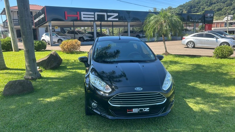 fiesta 1.6 se hatch 16v flex 4p automatico 2014 bom principio