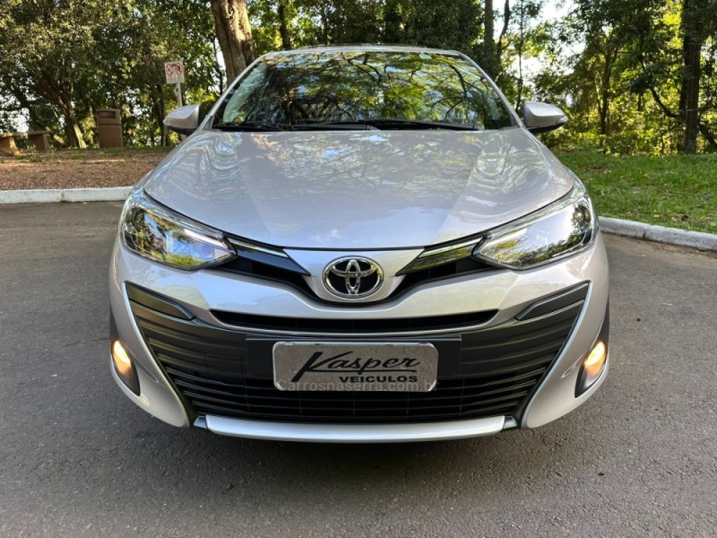 YARIS 1.5 XLS SEDAN 16V FLEX 4P AUTOMÁTICO - 2019 - DOIS IRMãOS