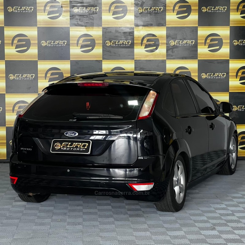 FOCUS 1.6 8V FLEX 4P MANUAL - 2012 - PORTãO