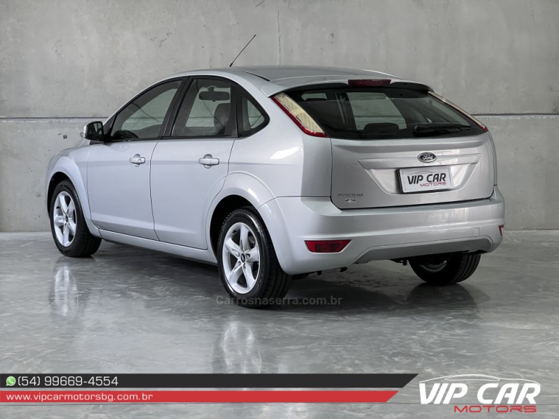 FOCUS 1.6 GLX 16V FLEX 4P MANUAL - 2012 - FARROUPILHA