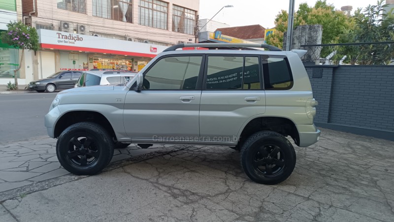 PAJERO TR4 2.0 4X4 16V 140CV FLEX 4P MANUAL - 2008 - FLORES DA CUNHA