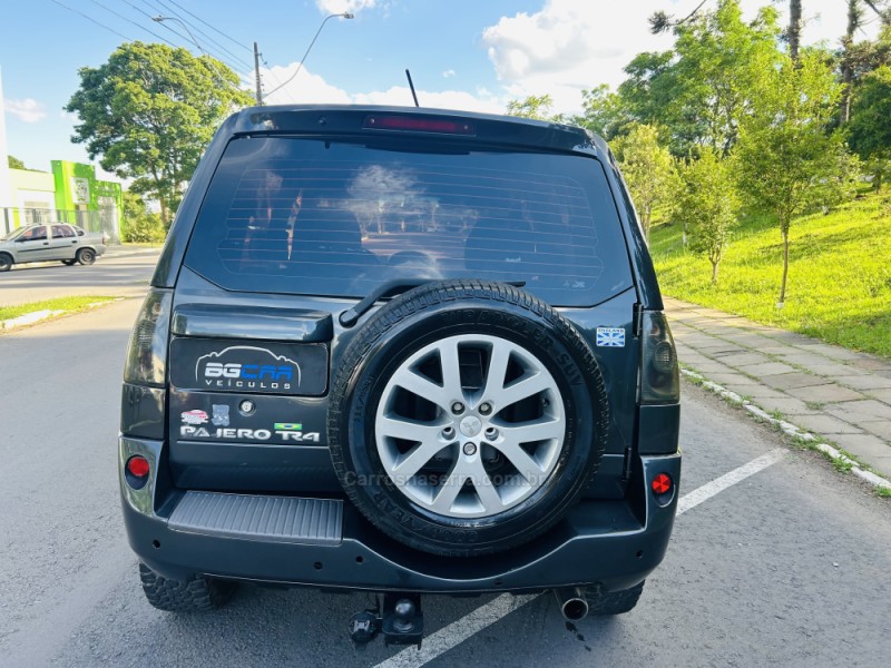 PAJERO TR4 2.0 4X4 16V 140CV FLEX 4P AUTOMÁTICO - 2010 - BENTO GONçALVES