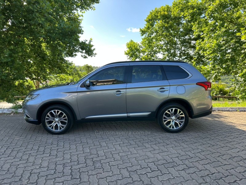 OUTLANDER 3.0 GT 4X4 V6 24V GASOLINA 4P AUTOMÁTICO - 2016 - DOIS IRMãOS