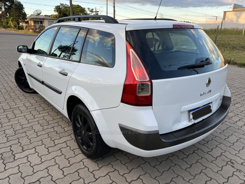 MÉGANE 1.6 DYNAMIQUE GRAND TOUR 16V FLEX 4P MANUAL - 2011 - CAXIAS DO SUL