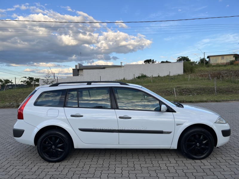 MÉGANE 1.6 DYNAMIQUE GRAND TOUR 16V FLEX 4P MANUAL - 2011 - CAXIAS DO SUL