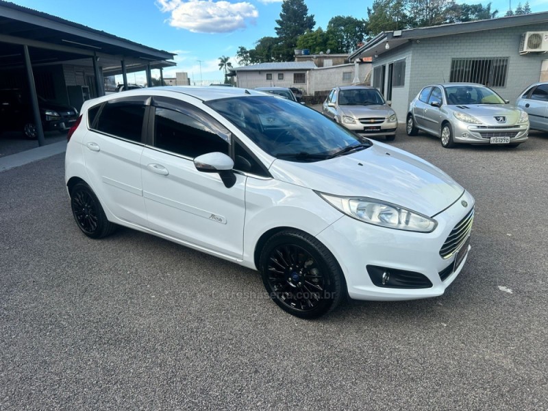 FIESTA 1.6 TITANIUM HATCH 16V FLEX 4P AUTOMÁTICO - 2015 - CAXIAS DO SUL