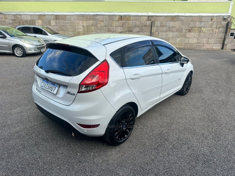 FIESTA 1.6 TITANIUM HATCH 16V FLEX 4P AUTOMÁTICO - 2015 - CAXIAS DO SUL