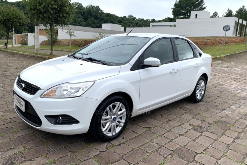 FOCUS 1.6 GLX SEDAN 8V FLEX 4P MANUAL - 2013 - GUAPORé