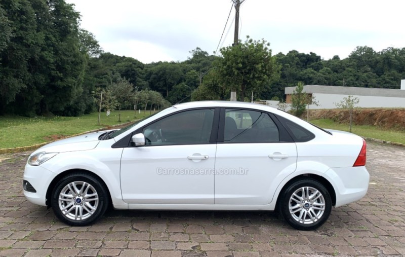 FOCUS 1.6 GLX SEDAN 8V FLEX 4P MANUAL - 2013 - GUAPORé