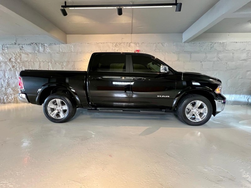 CLASSIC 5.7 LARAMIE V8 HEMI 4P GASOLINA AUTOMÁTICA - 2022 - CAXIAS DO SUL