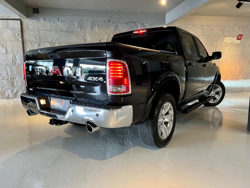 CLASSIC 5.7 LARAMIE V8 HEMI 4P GASOLINA AUTOMÁTICA - 2022 - CAXIAS DO SUL