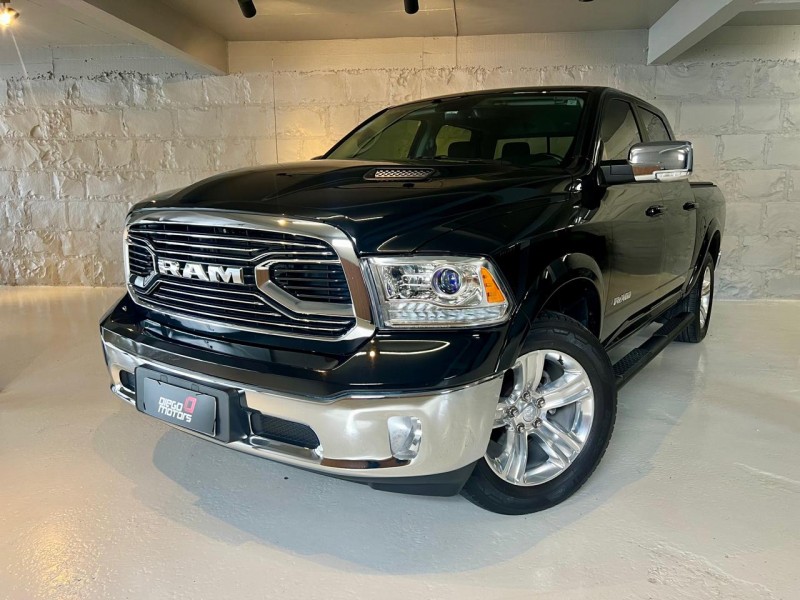 classic 5.7 laramie v8 hemi 4p gasolina automatica 2022 caxias do sul