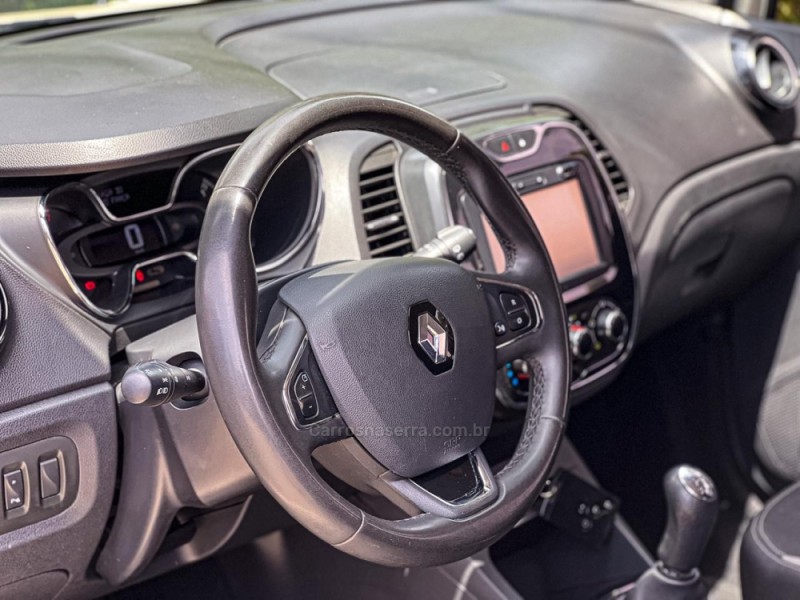 CAPTUR 1.6 16V SCE FLEX ZEN MANUAL - 2019 - CANELA