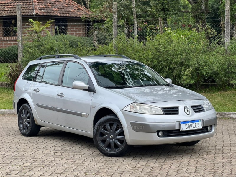 MÉGANE 1.6 DYNAMIQUE GRAND TOUR 16V FLEX 4P MANUAL