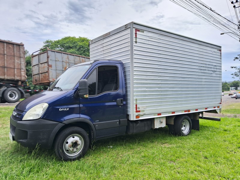 DAILY 55C16 MAXI FURGONE TURBO INTERCOOLER DIESEL 3P MANUAL - 2010 - SãO SEBASTIãO DO CAí