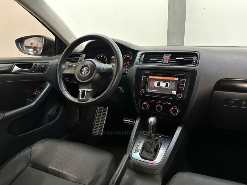 JETTA 2.0 COMFORTLINE FLEX 4P TIPTRONIC - 2012 - NOVO HAMBURGO