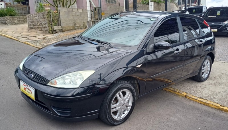 FOCUS 1.6 GL 8V FLEX 4P MANUAL - 2009 - FARROUPILHA