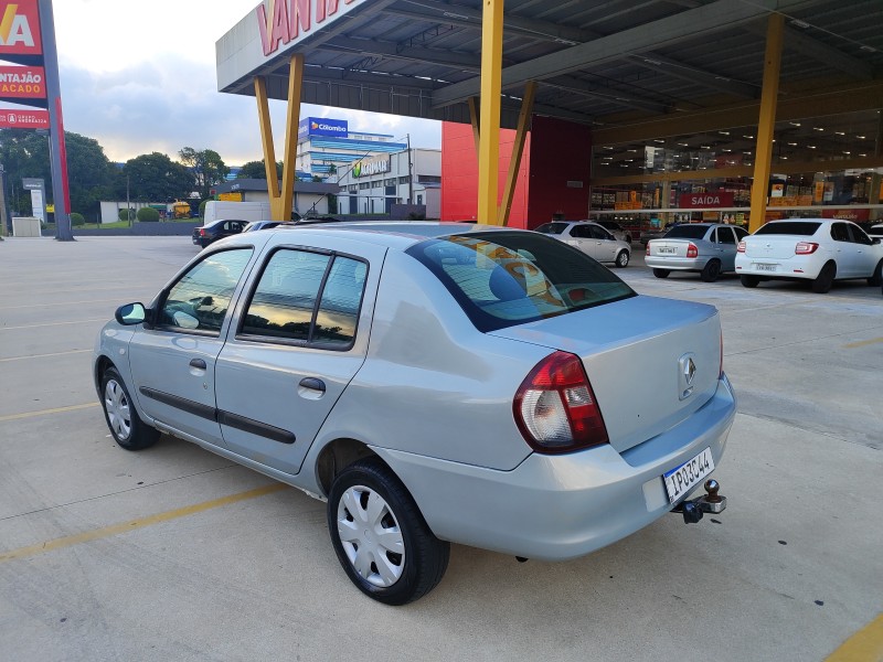 CLIO 1.0 EGEUS SEDAN 16V FLEX 4P MANUAL - 2009 - FARROUPILHA