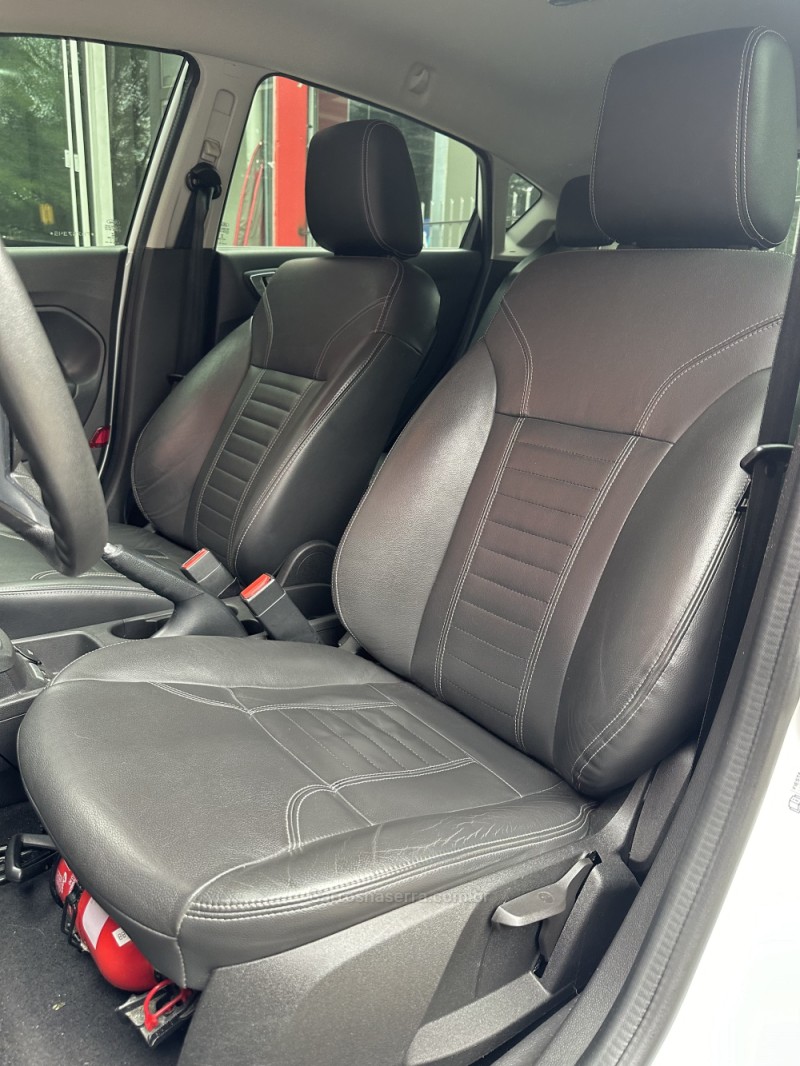 FIESTA 1.6 TITANIUM HATCH 16V FLEX 4P AUTOMÁTICO - 2015 - ESTâNCIA VELHA