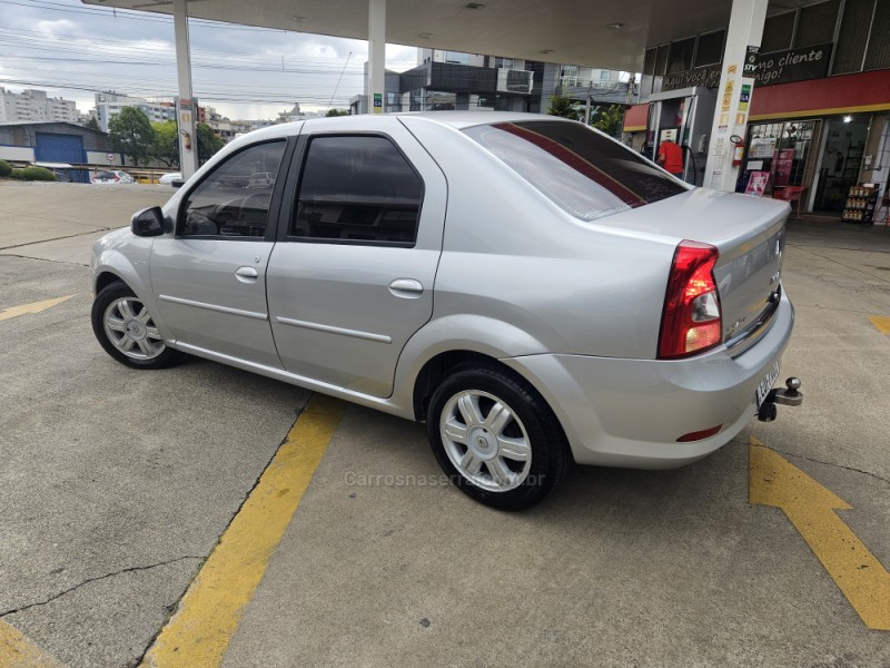 LOGAN 1.6 EXPRESSION 16V FLEX 4P AUTOMÁTICO - 2013 - CAXIAS DO SUL