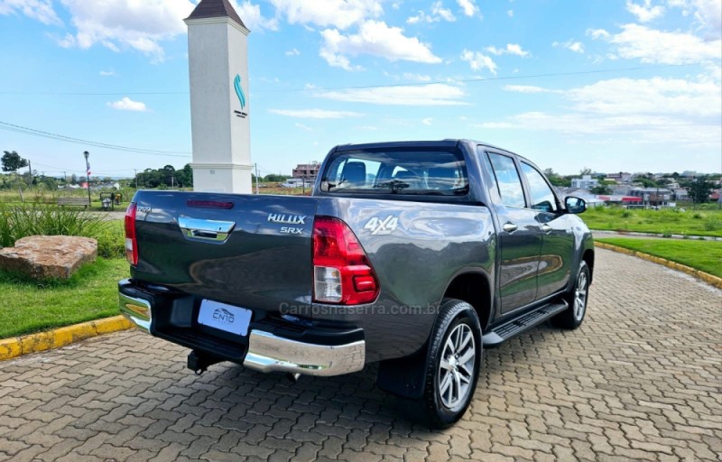 HILUX 2.8 SRX 4X4 CD 16V DIESEL 4P AUTOMÁTICO - 2017 - LAJEADO